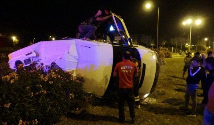 Mersin’de Polis Minibs Kaza Yapt