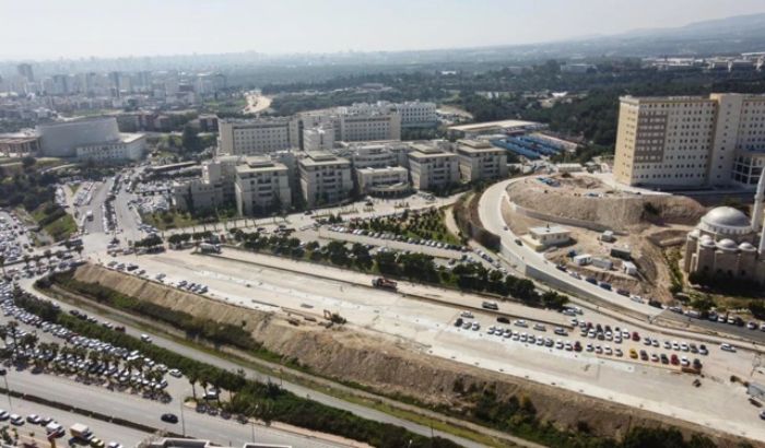 Mersin niversitesi Otoparkta Gneten Elektrik retecek