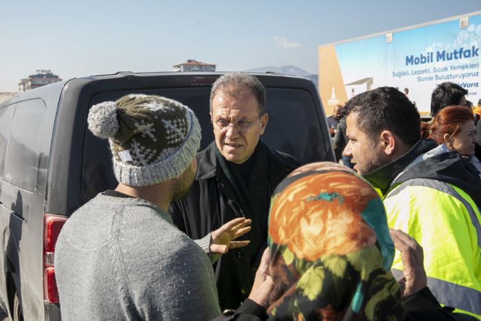 Depremzede Vatandalar Siyasetin Kurban Oluyor