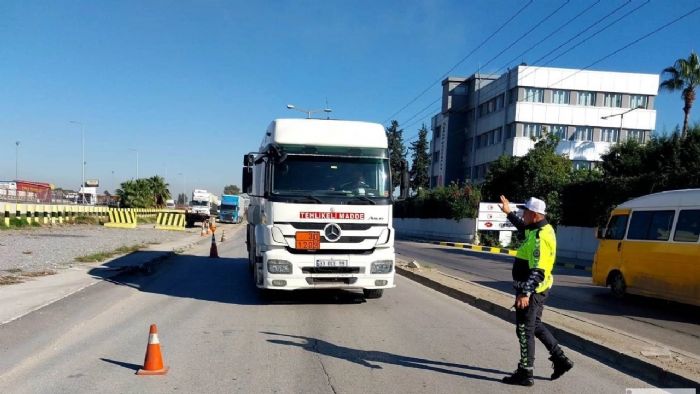 Mersin’de Yk Tamacl Yapan Aralar Denetleniyor