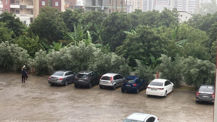 Mersinde Toroslardan sahile kadar yamur etkili oldu