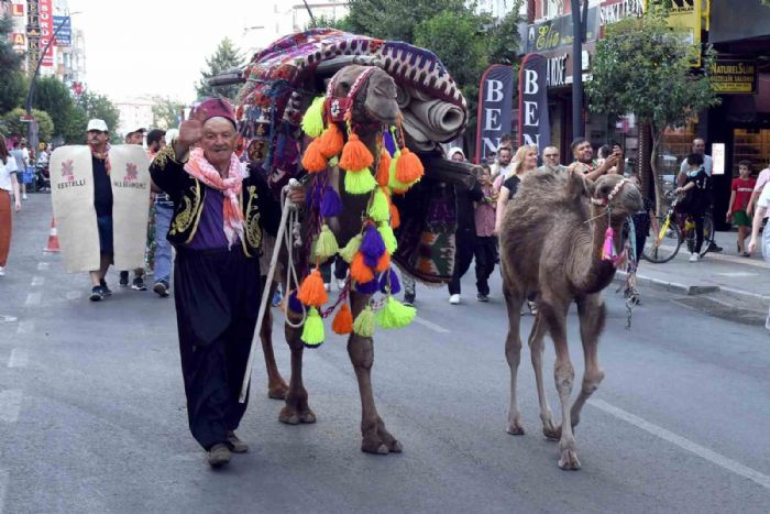 Isparta`da Yrkler ehir merkezine indi