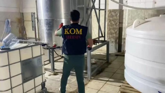 Mersin’de Kaak Alkol Operasyonu: 38 Ton Etil Alkol Ele Geirildi, 3 pheli Tutukland