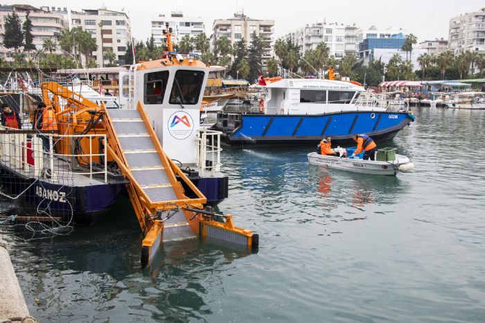 Denize ve canllara zarar veren atklar bertaraf ediliyor