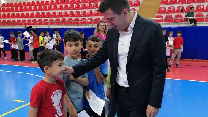 Mutta 877 renci Sportif Yetenek Taramasndan Geti