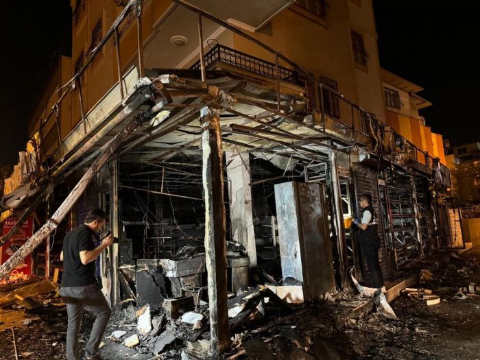 Tarsusta i yerinde kan yangn hasara neden oldu