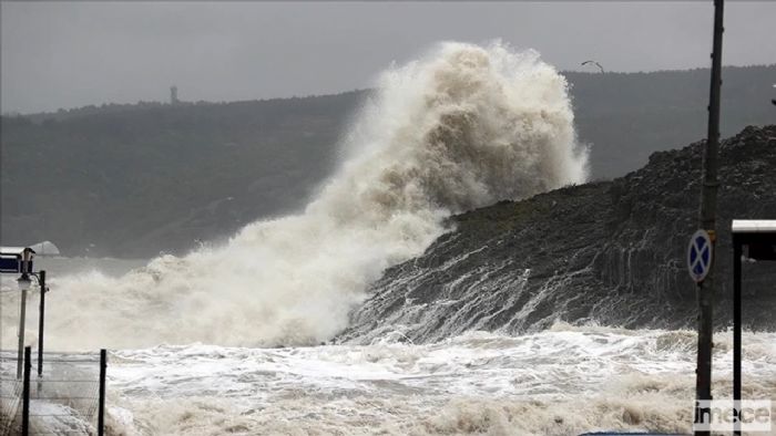 Mersin Valilii’nden Denizlerde Meteorolojik Alarm Verildi