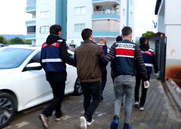 Mersin merkezli 4 ilde DEA operasyonu: 5 gzalt