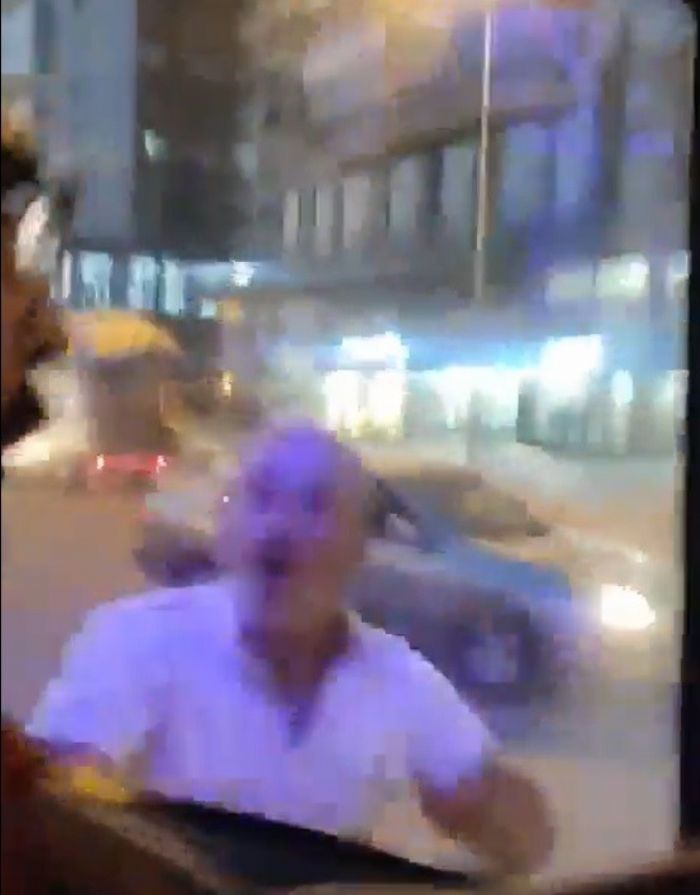 Ambulansn nn kesip cam yumruklad
