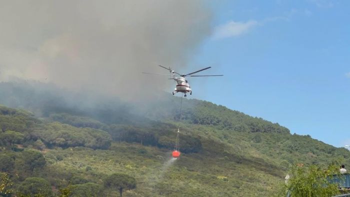 Babyk Orman’nda kan yangna itfaiye ve helikopter mdahale ediyor