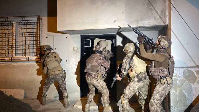 Mersin’de PKK/KCK’ya gece operasyonu: 8 gzalt karar