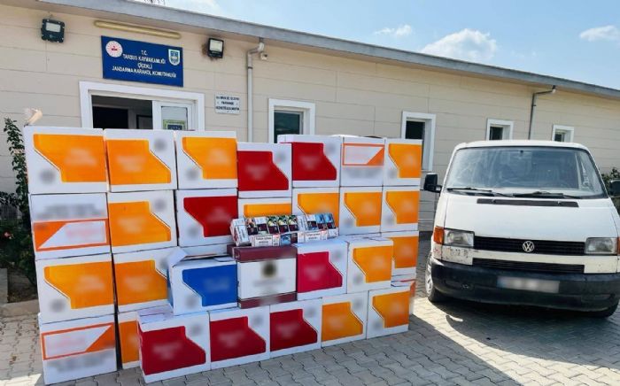 Mersin’de 1 milyon 120 bin adet kaak makaron ele geirildi