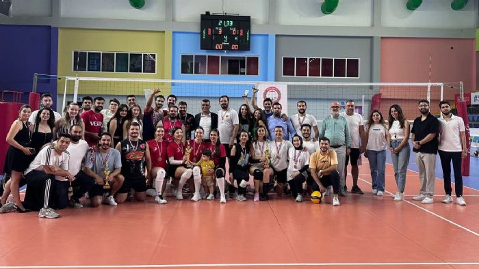 Mersin Barosu Voleybol Turnuvasnda Dostluk Kazand
