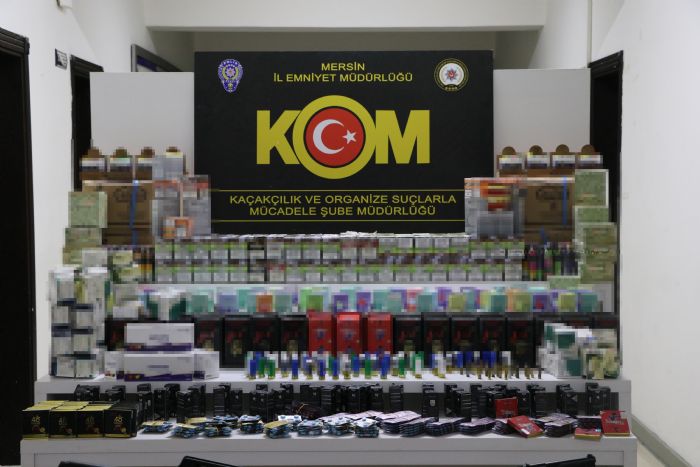 Mersinde yaklak 1 milyon lira deerinde cinsel ierikli rnler ele geirildi