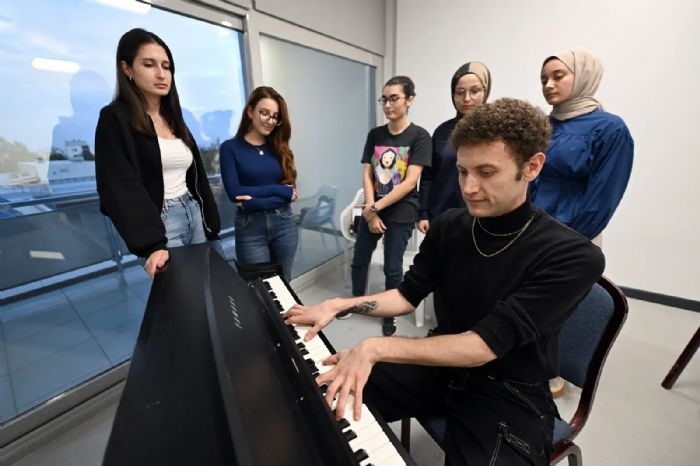 Mersinde cretsiz mzik dura: Genler nota nota buluuyor