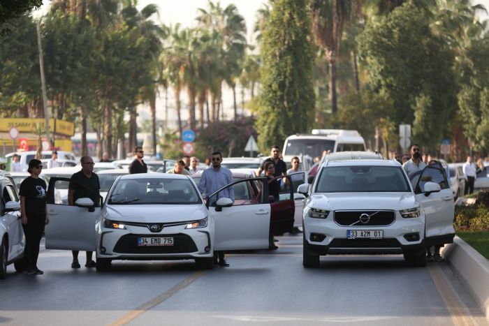 Mersin’de Gazi Mustafa Kemal Atatrk iin sayg duruu