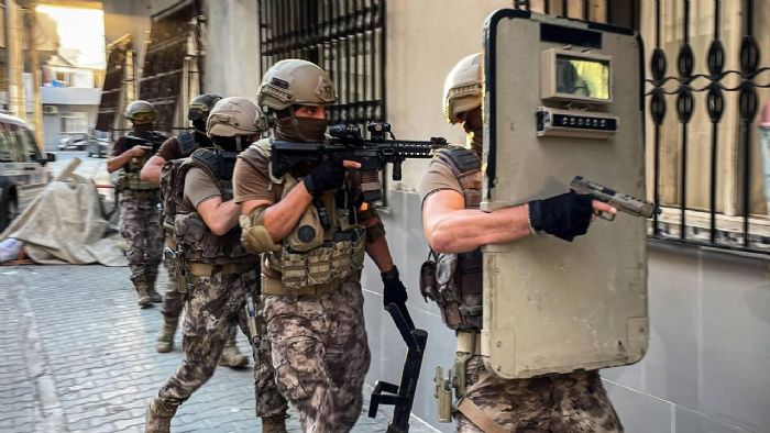 Mersin’de ok operasyon: Valizlerde 47 kilo metamfetamin ele geirildi