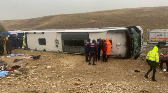 Sivas’ta yolcu otobs devrildi: 7 l, 40 yaral