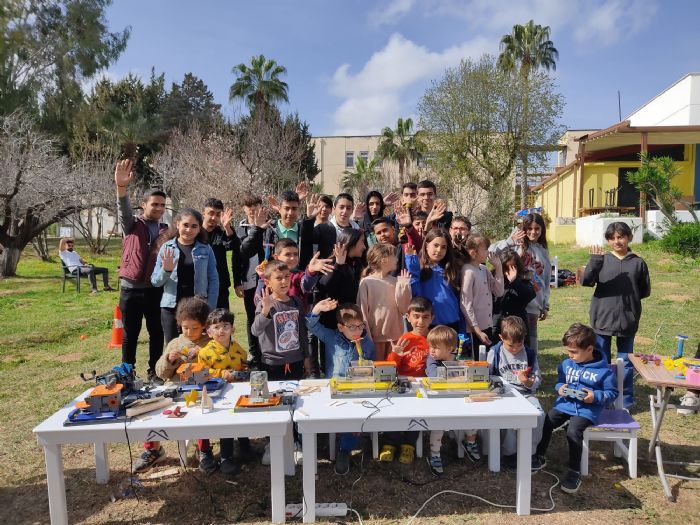 Konukevinde kalan ocuklar hem elendi hem rendi