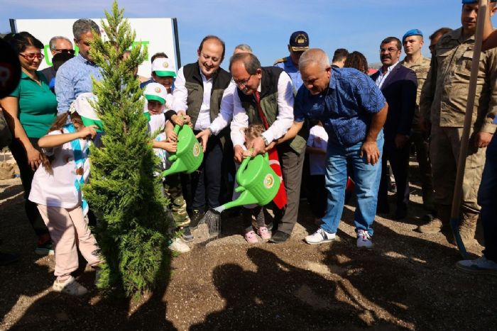 Mersin’de ’Milli Aalandrma Gn’nde fidanlar toprakla bulutu