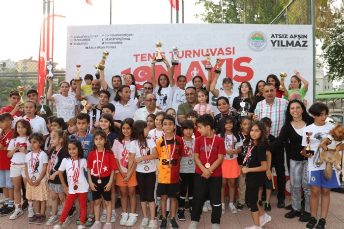 Toroslar Belediyesinin tenis turnuvasnda dller sahiplerini buldu