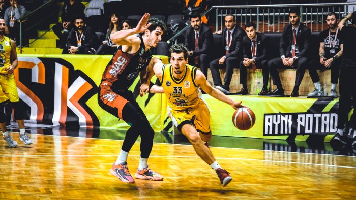 Mskdan Bir Basket De Akran Gemlike: 83-70