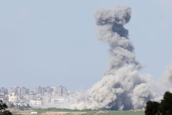 srail, Gazzede gece boyu 100den fazla noktay vurdu