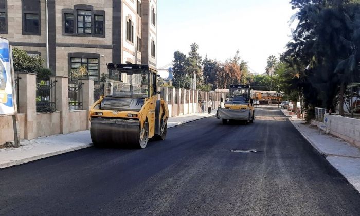 Akdeniz Belediyesinden asfalt ve kaldrm yenileme hizmeti