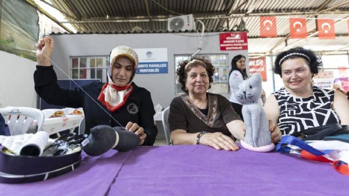 Mersinde Kadnlar ’Evimiz Atlye’ ile retiyor
